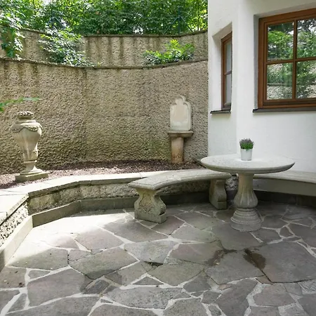 Schrenkhof 3* Unterhaching