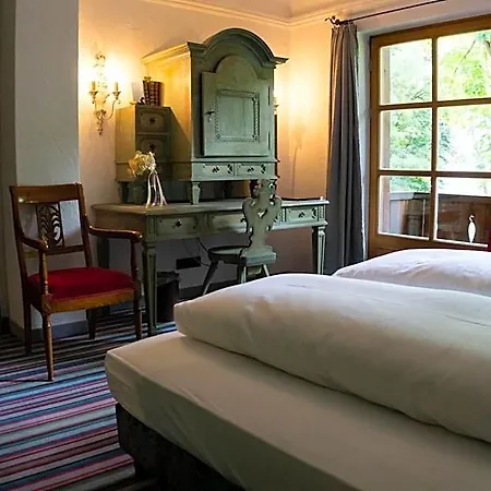 Schrenkhof Hotel 3*