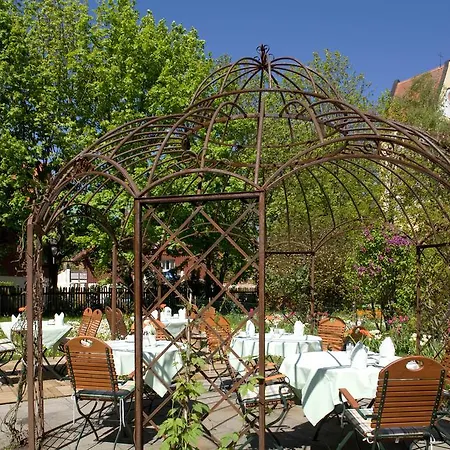 Schrenkhof Hotel 3*
